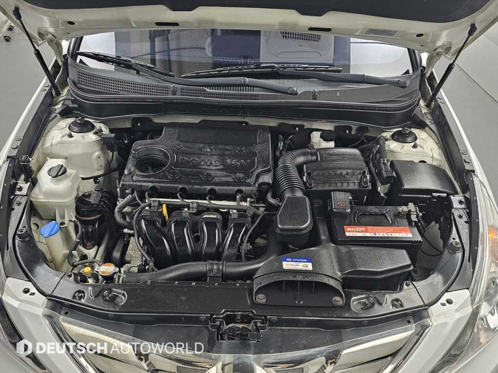HYUNDAI Sonata - Vista 6