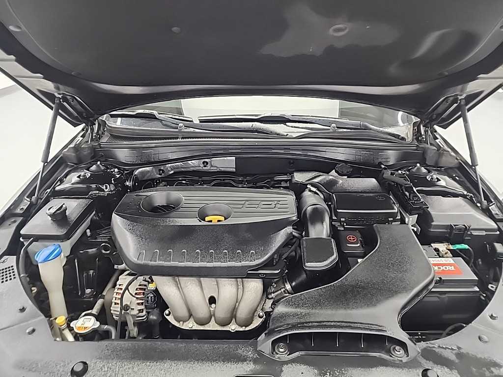 KIA K5 - Vista 5
