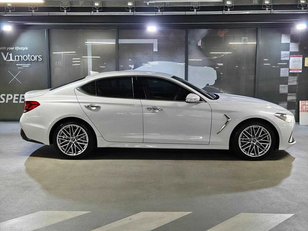 Genesis G70 - Vista 4