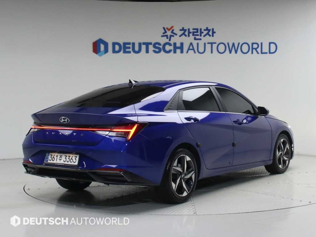 HYUNDAI Avante - Vista 2