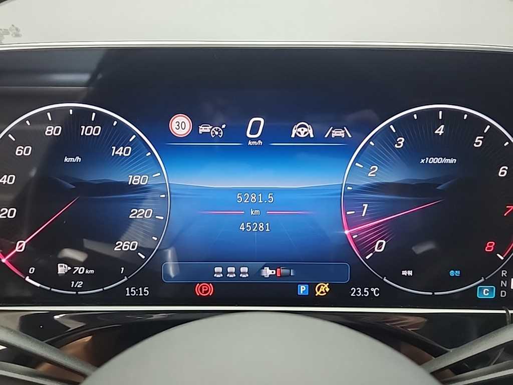 Mercedes Benz E class - Vista 6