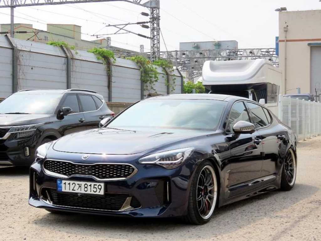 KIA Stinger - Vista 2