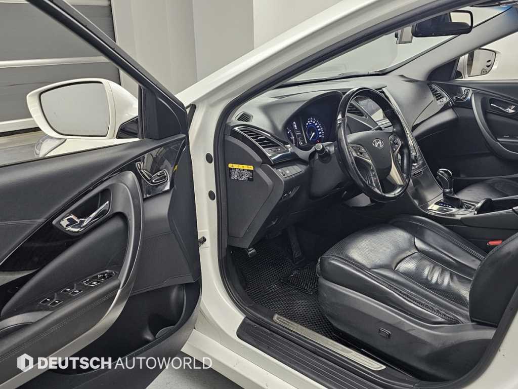 HYUNDAI Grandeur - Vista 11