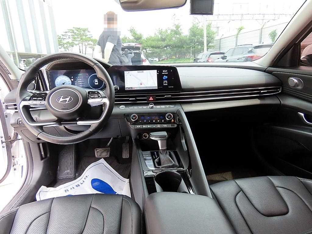 HYUNDAI Avante - Vista 7