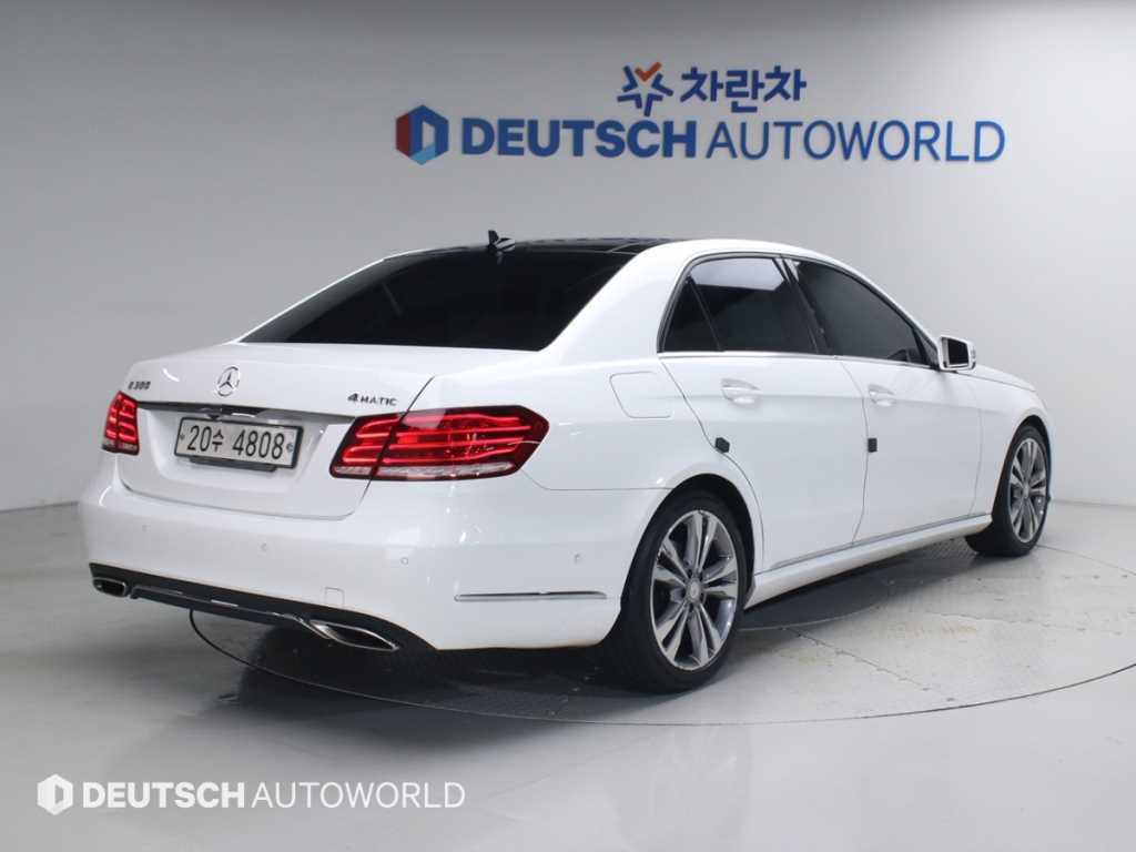 Mercedes Benz E class - Vista 2