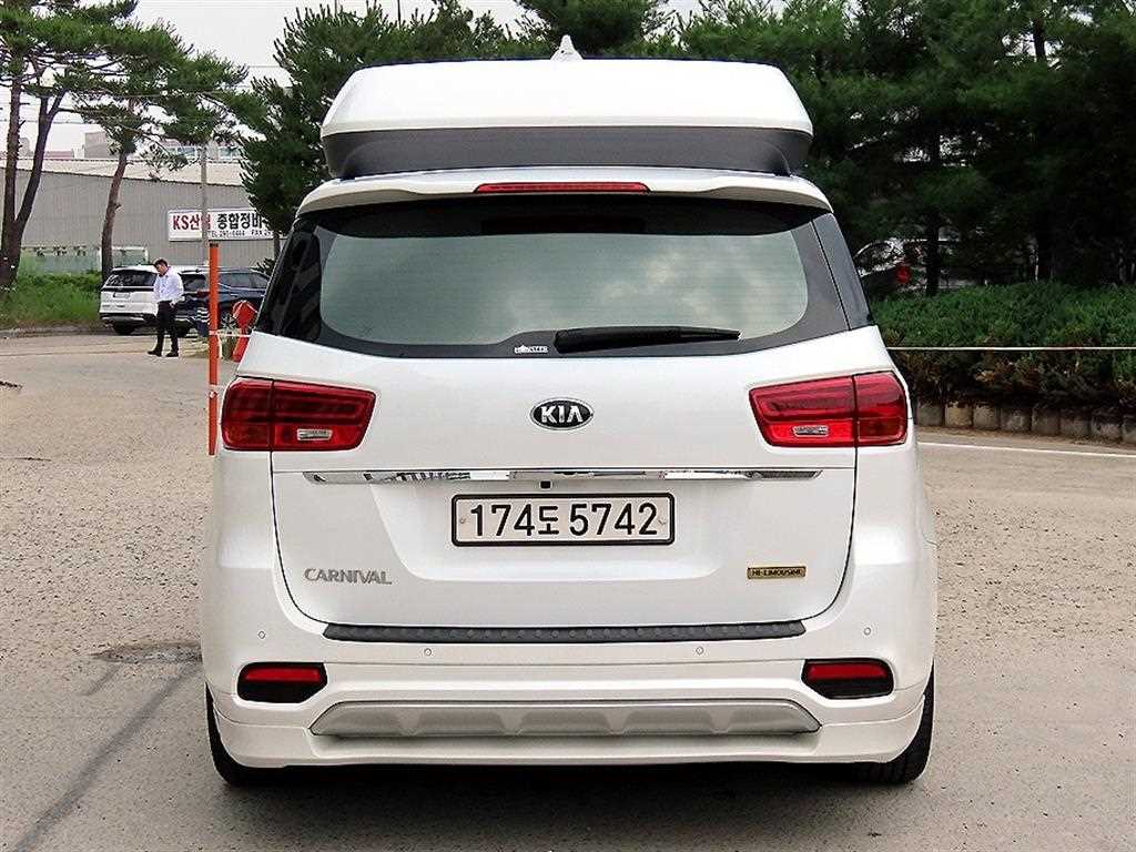 KIA Carnival - Vista 4