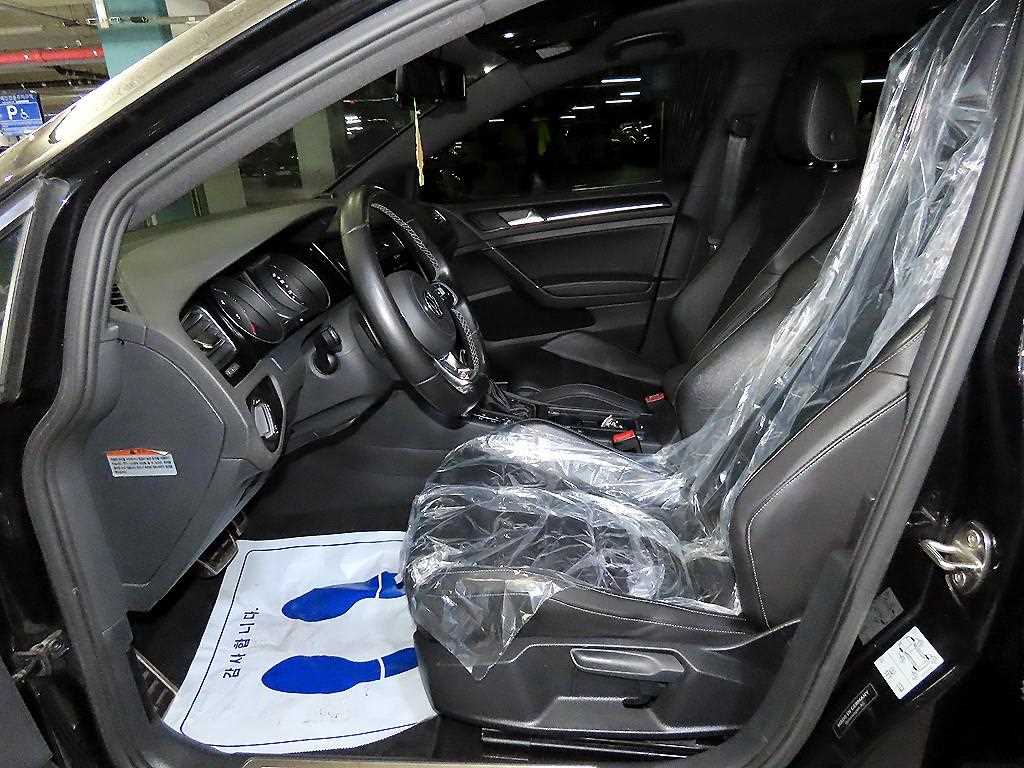Volkswagen Golf - Vista 6
