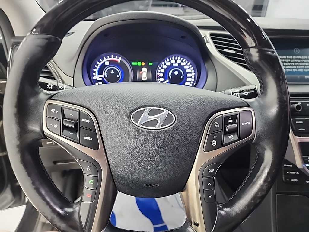 HYUNDAI Grandeur - Vista 9