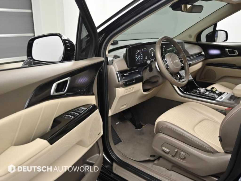 KIA Carnival - Vista 11