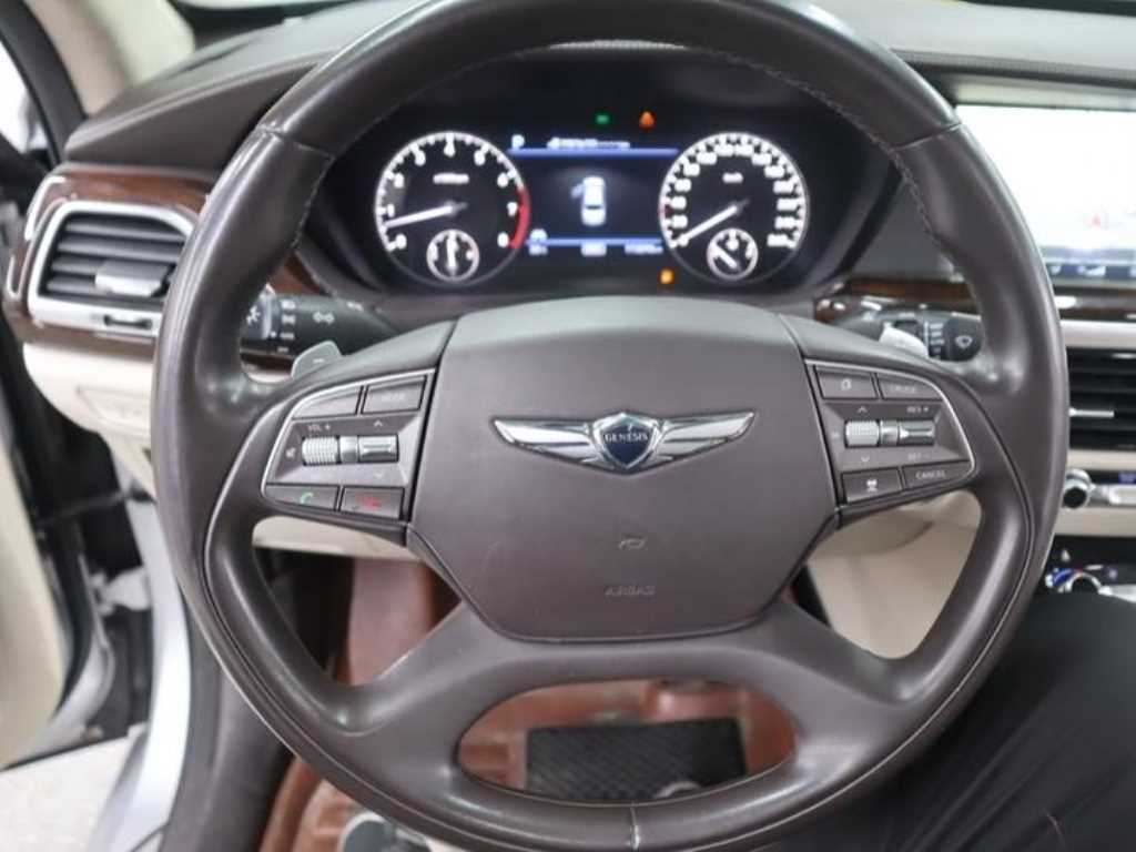 Genesis EQ900 - Vista 10