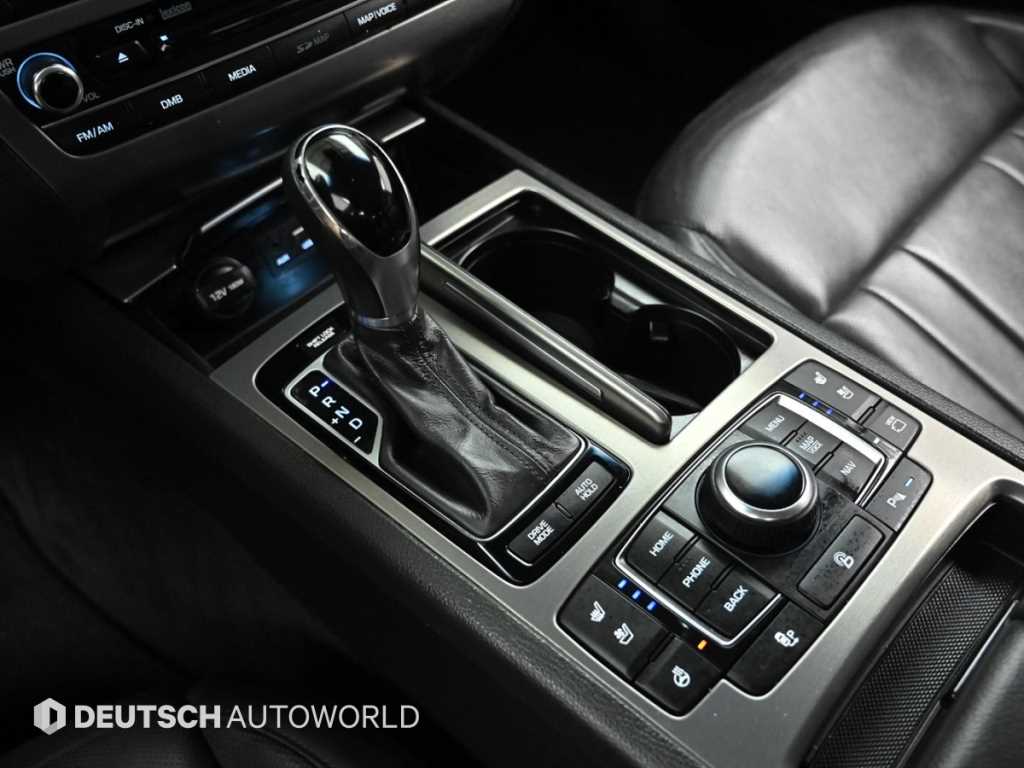HYUNDAI Genesis - Vista 9
