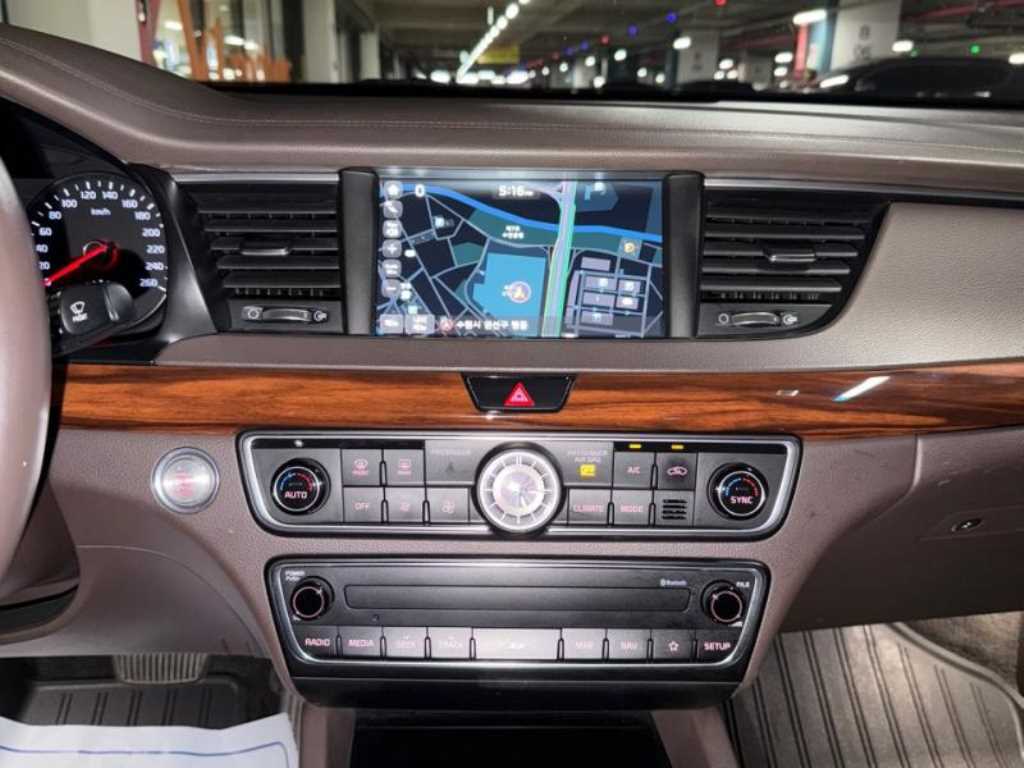 KIA K7 - Vista 10