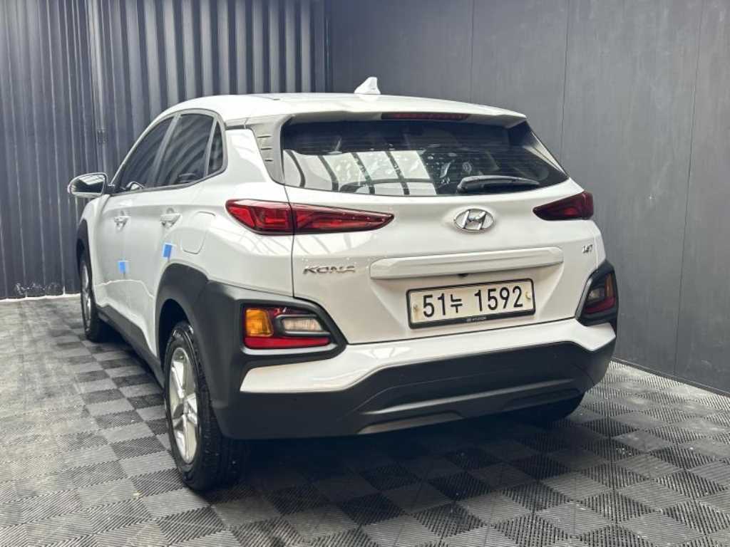HYUNDAI Kona - Vista 4
