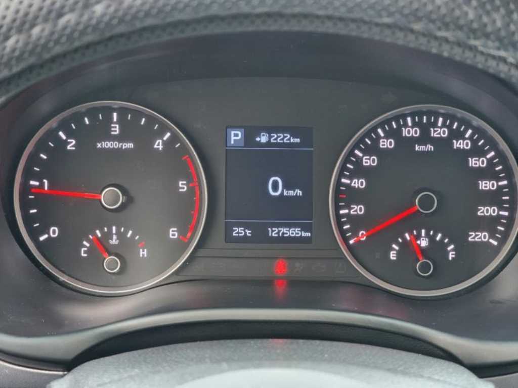 KIA Stonic - Vista 8