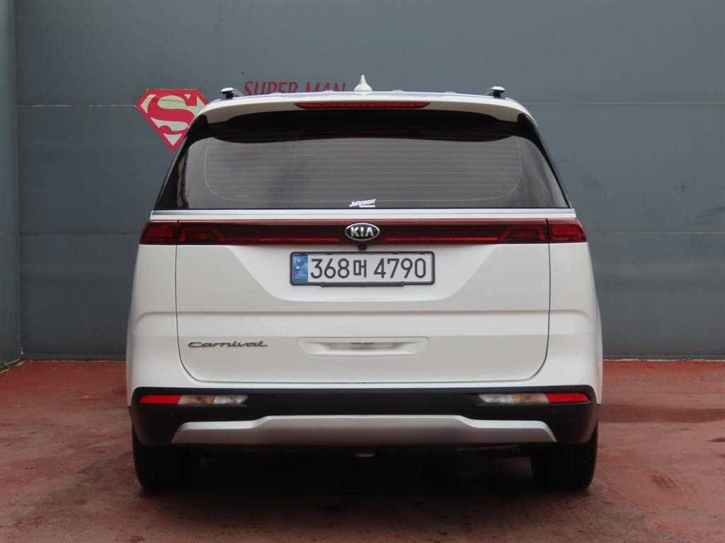 KIA Carnival - Vista 4