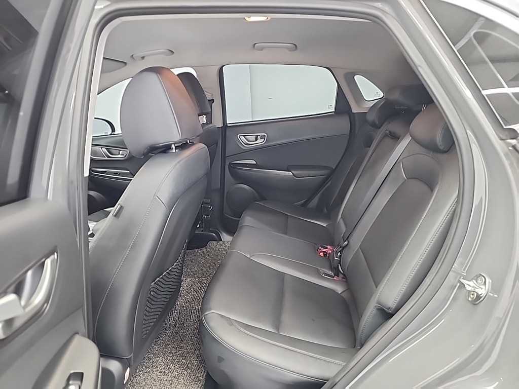 HYUNDAI Kona - Vista 12