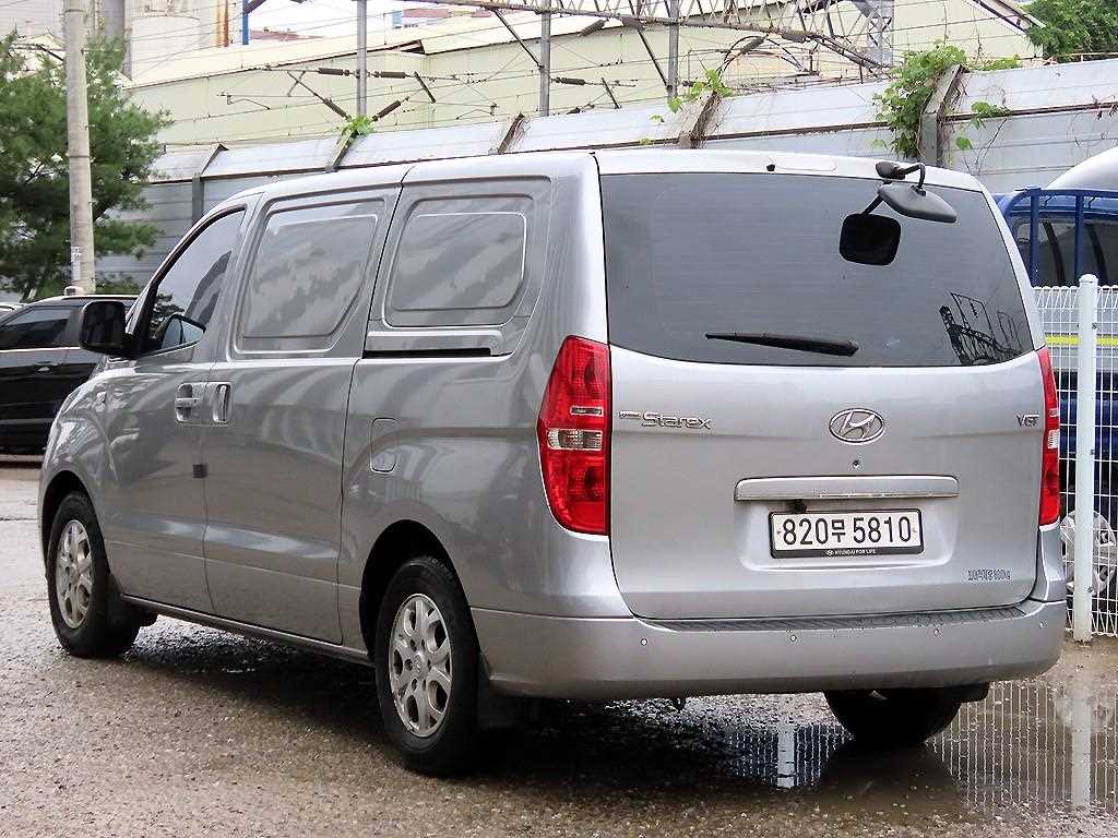 HYUNDAI Starex - Vista 3