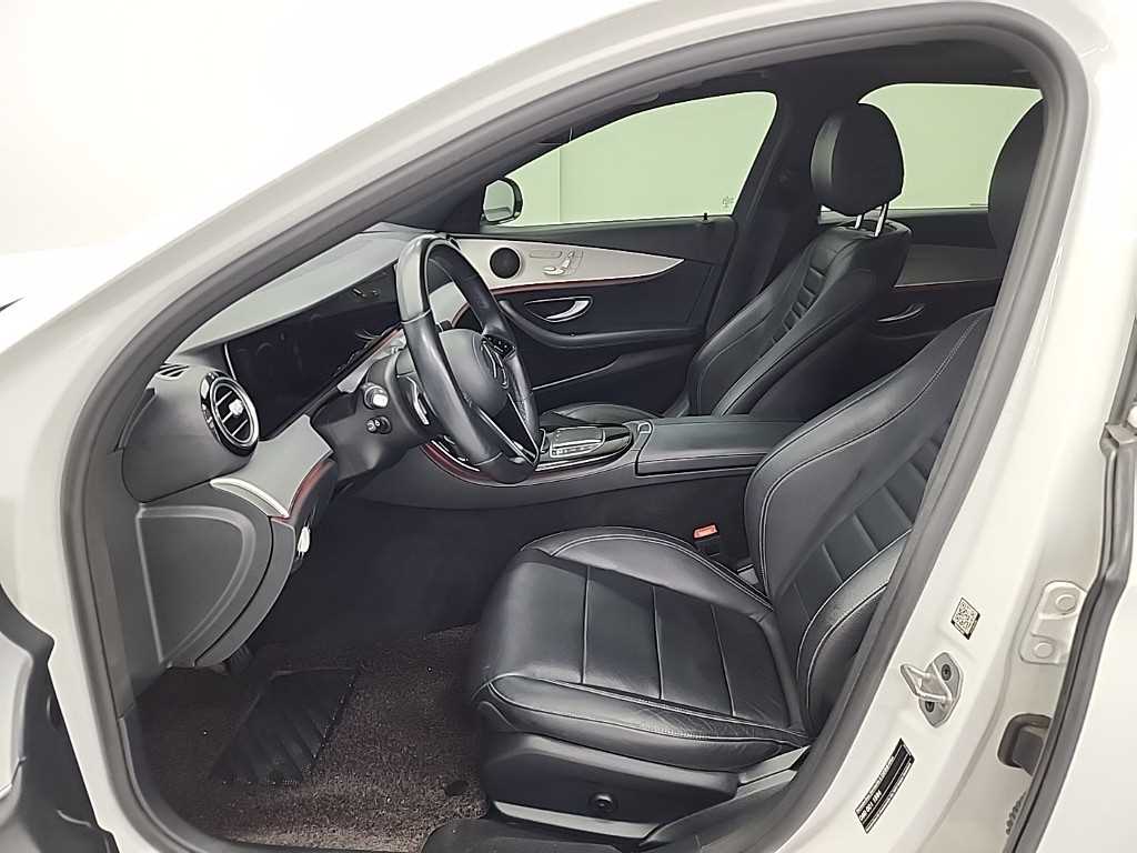 Mercedes Benz E class - Vista 11