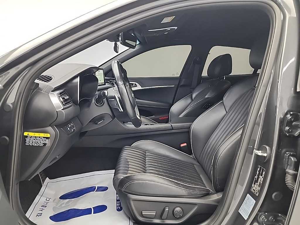 Genesis G70 - Vista 11
