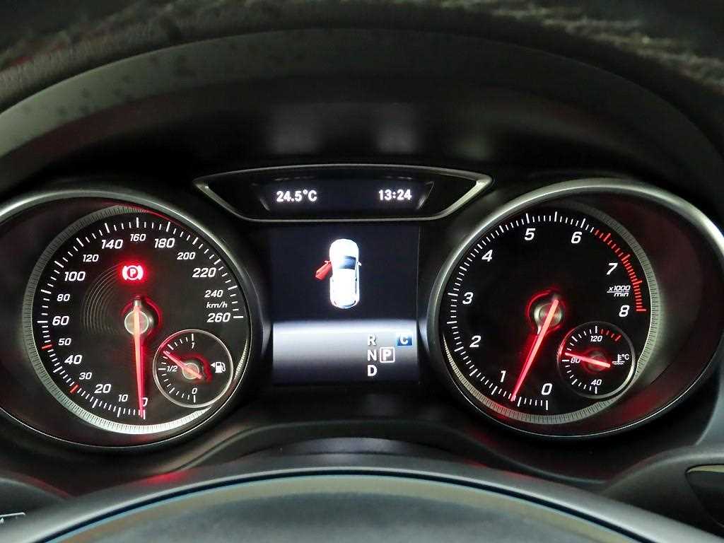 Mercedes Benz GLA Class - Vista 5