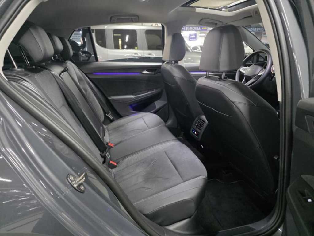 Volkswagen Golf - Vista 9