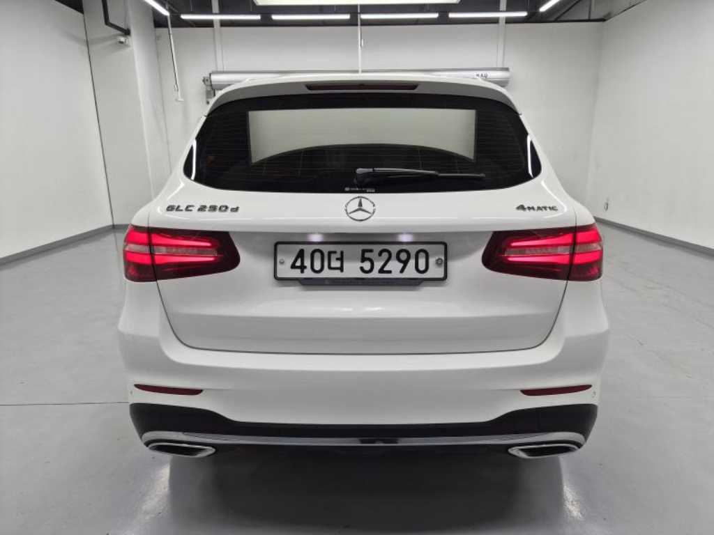 Mercedes Benz GLC Class - Vista 6