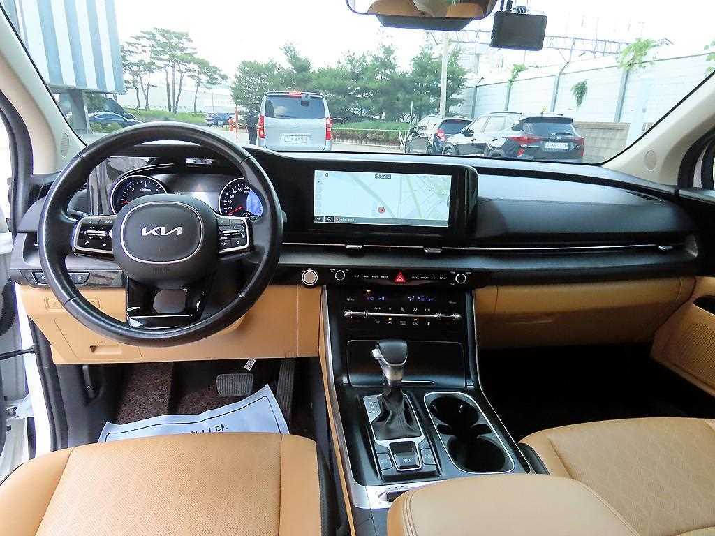 KIA Carnival - Vista 8