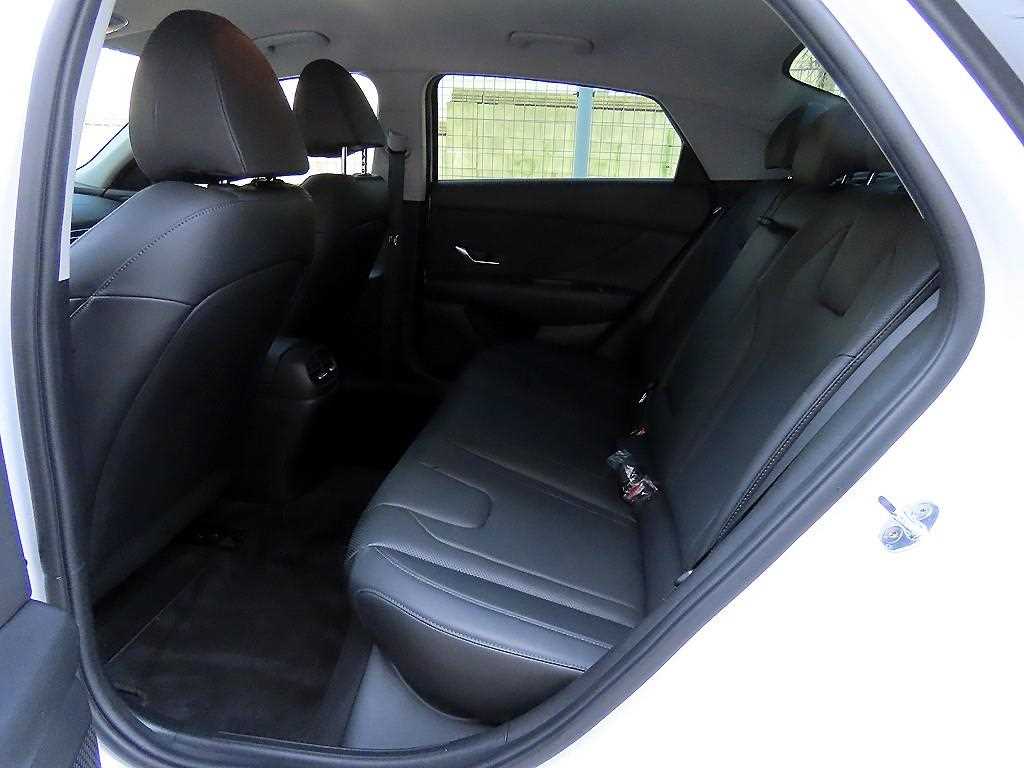 HYUNDAI Avante - Vista 6