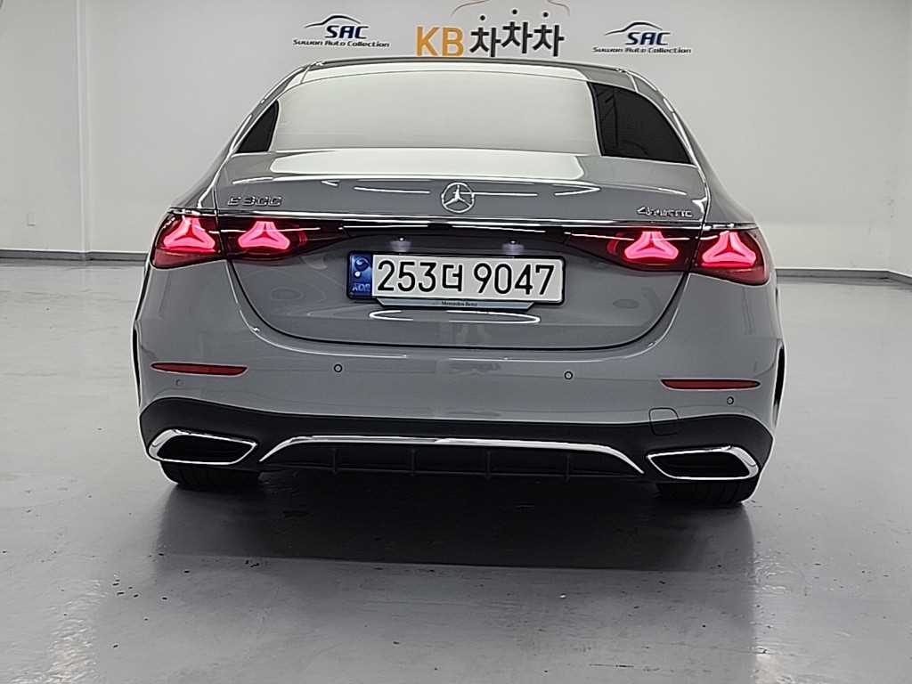 Mercedes Benz E class - Vista 3