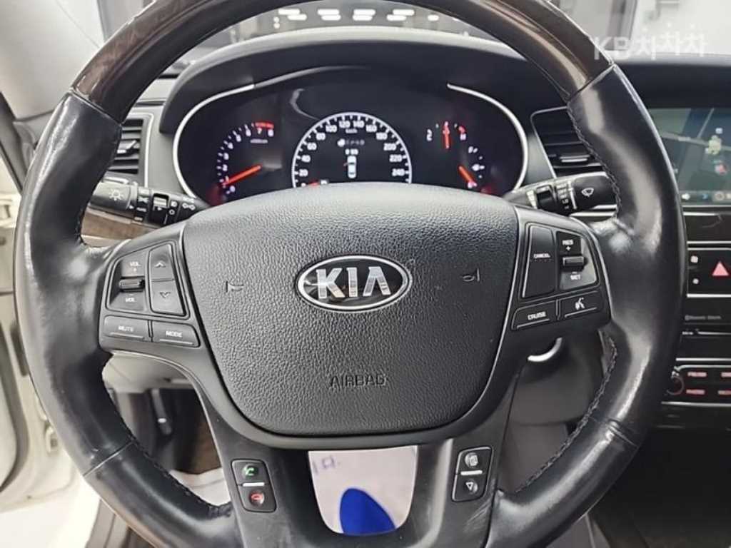 KIA K7 - Vista 8