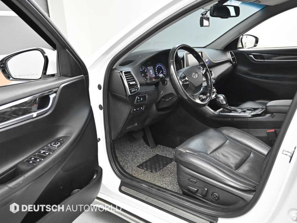 HYUNDAI Grandeur - Vista 11