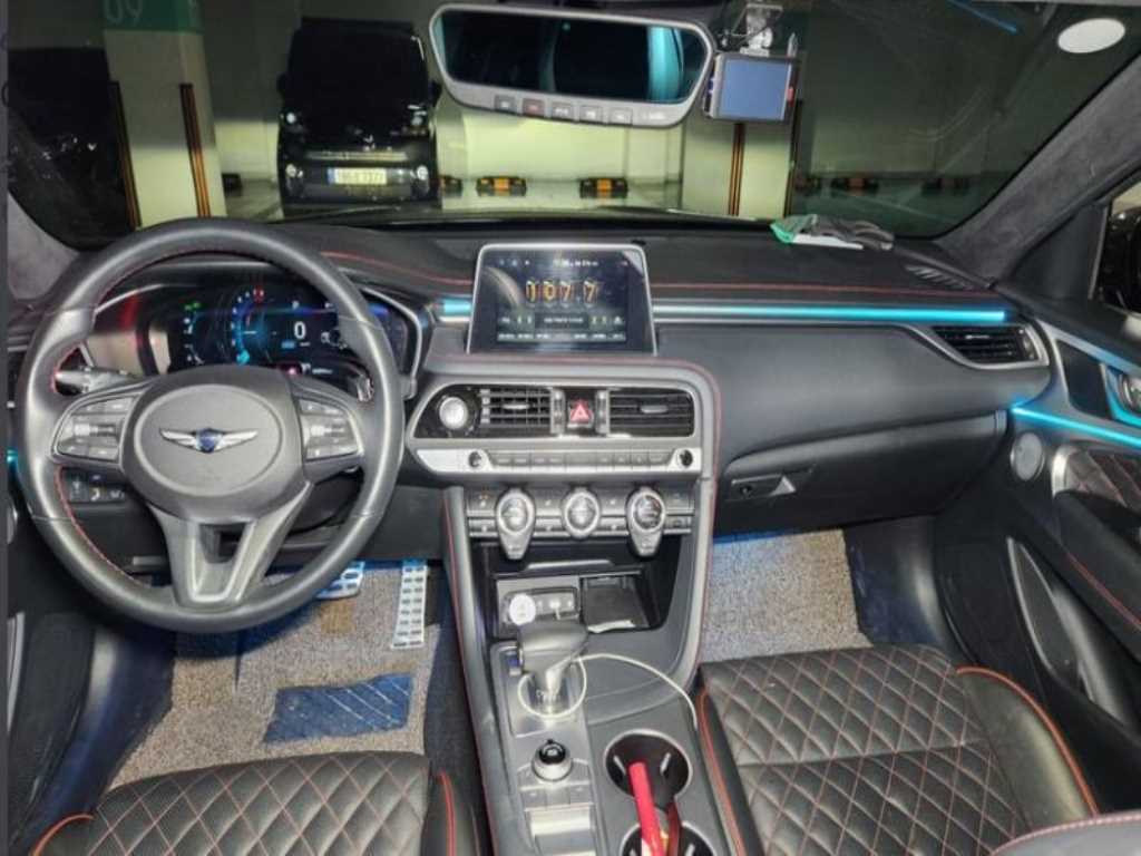 Genesis G70 - Vista 6