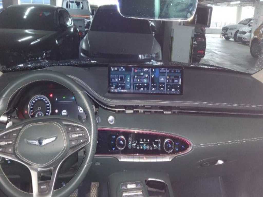 Genesis GV70 - Vista 5