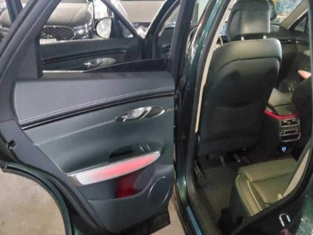 Genesis GV70 - Vista 4