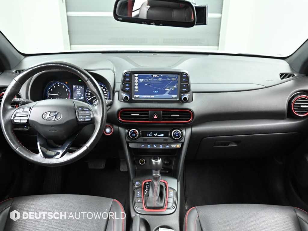 HYUNDAI Kona - Vista 7
