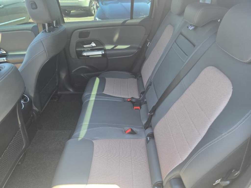 Mercedes Benz EQB - Vista 9