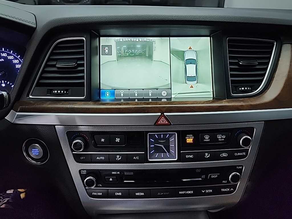 Genesis G80 - Vista 10