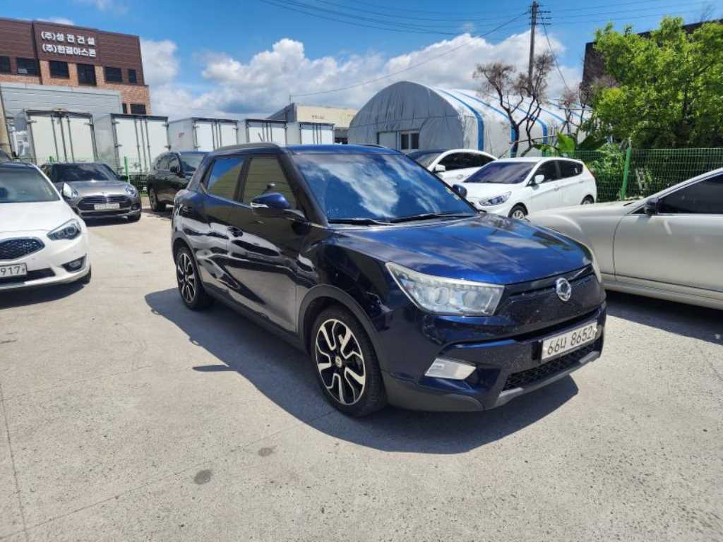 Ssangyong Tivoli - Vista 8
