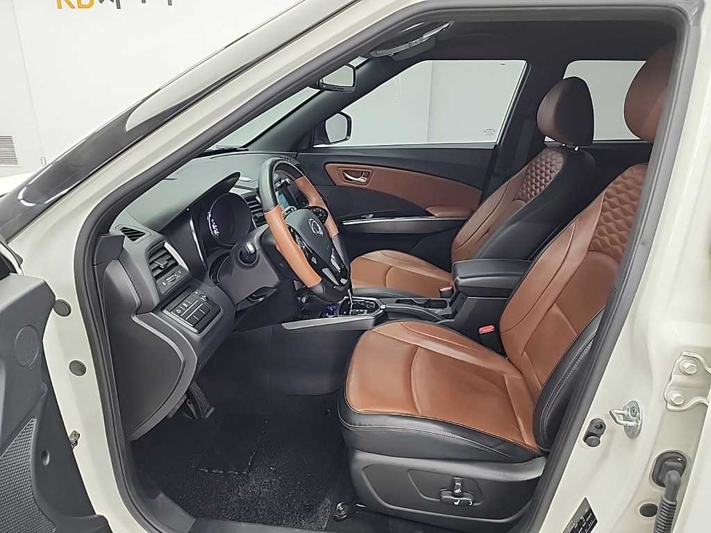 Ssangyong Tivoli - Vista 11