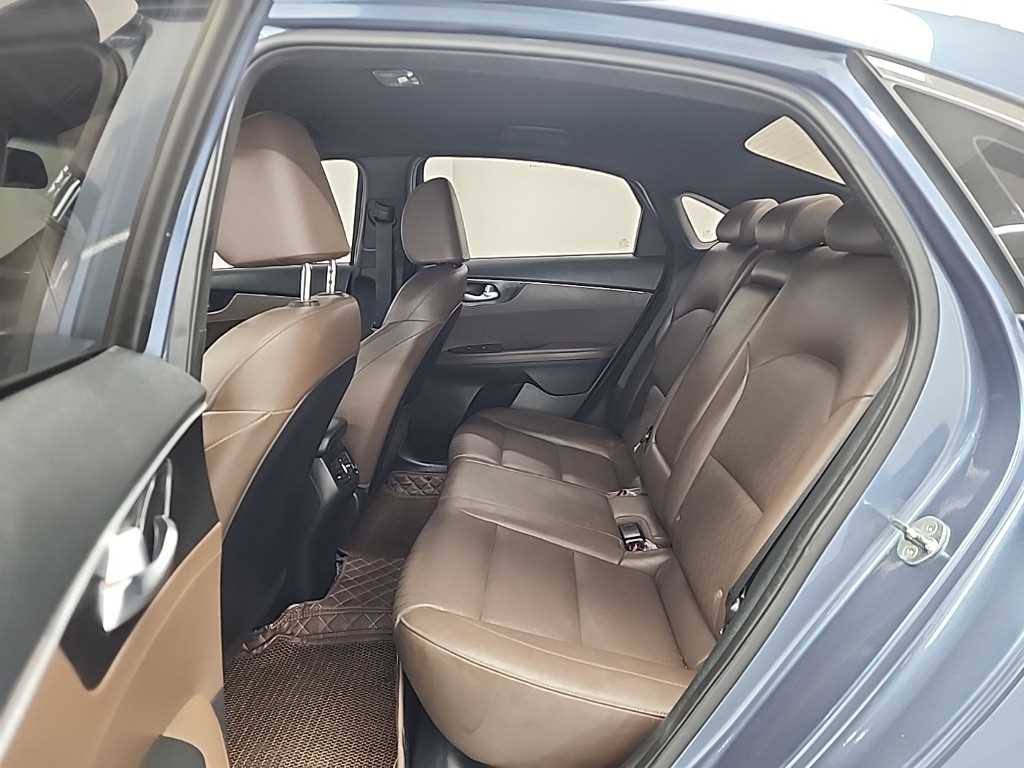 KIA K3 - Vista 12