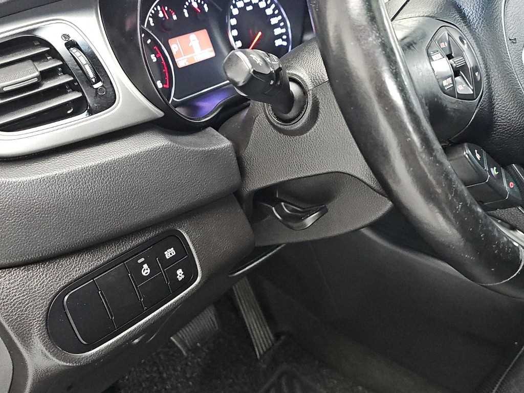 KIA Carens 2014 Gris - Importación desde Corea - HF Imports Iquique - Foto 18