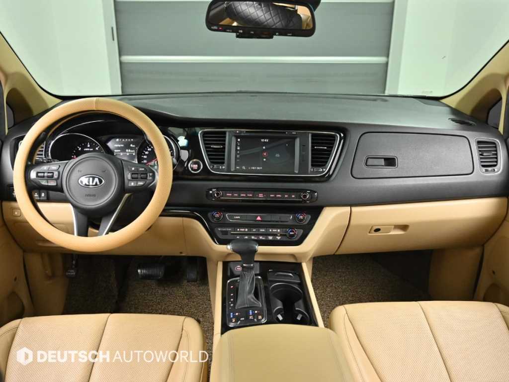 KIA Carnival - Vista 7