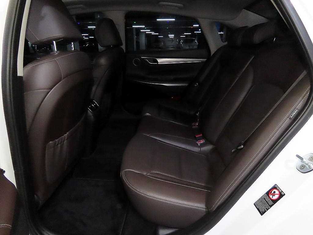 HYUNDAI Grandeur - Vista 7