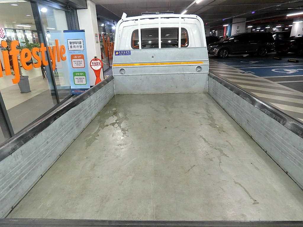 Small Truck Cargo (small) - Vista 6