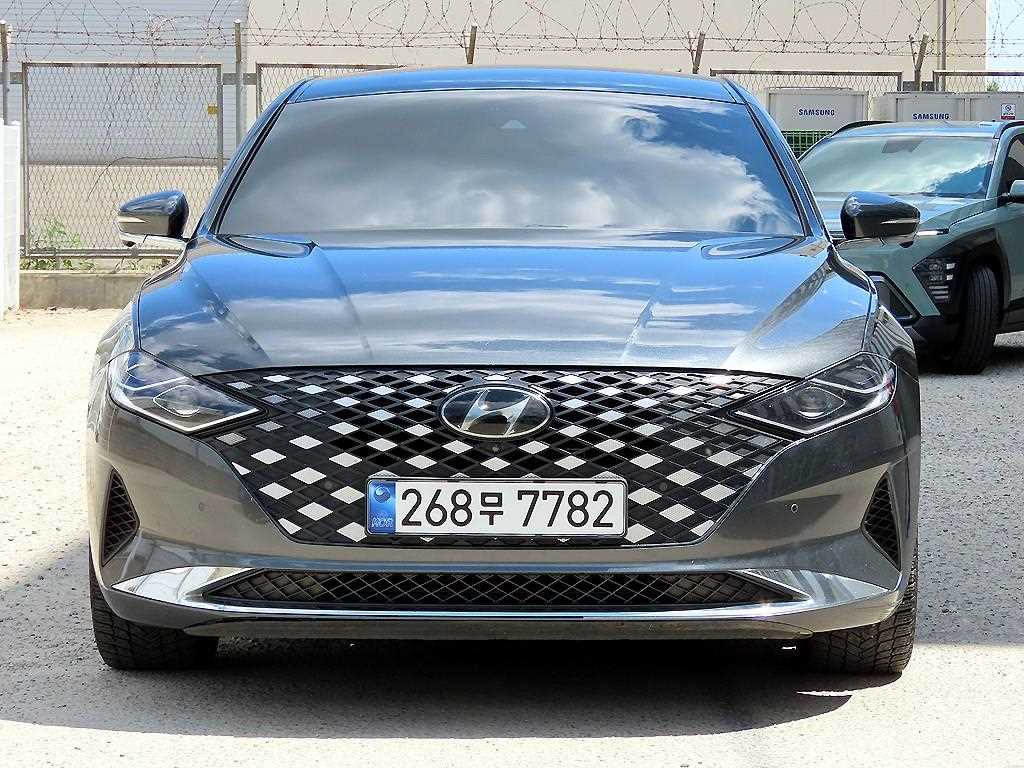 HYUNDAI Grandeur - Vista 2