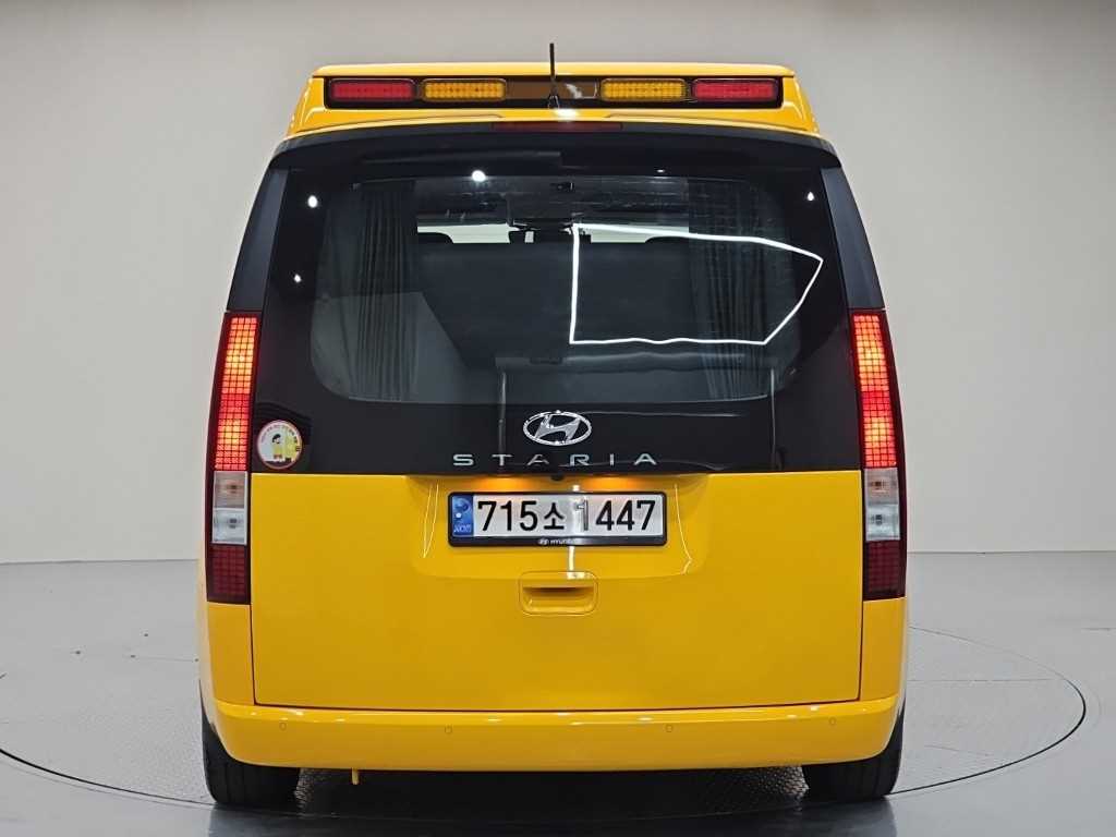 HYUNDAI Staria - Vista 3