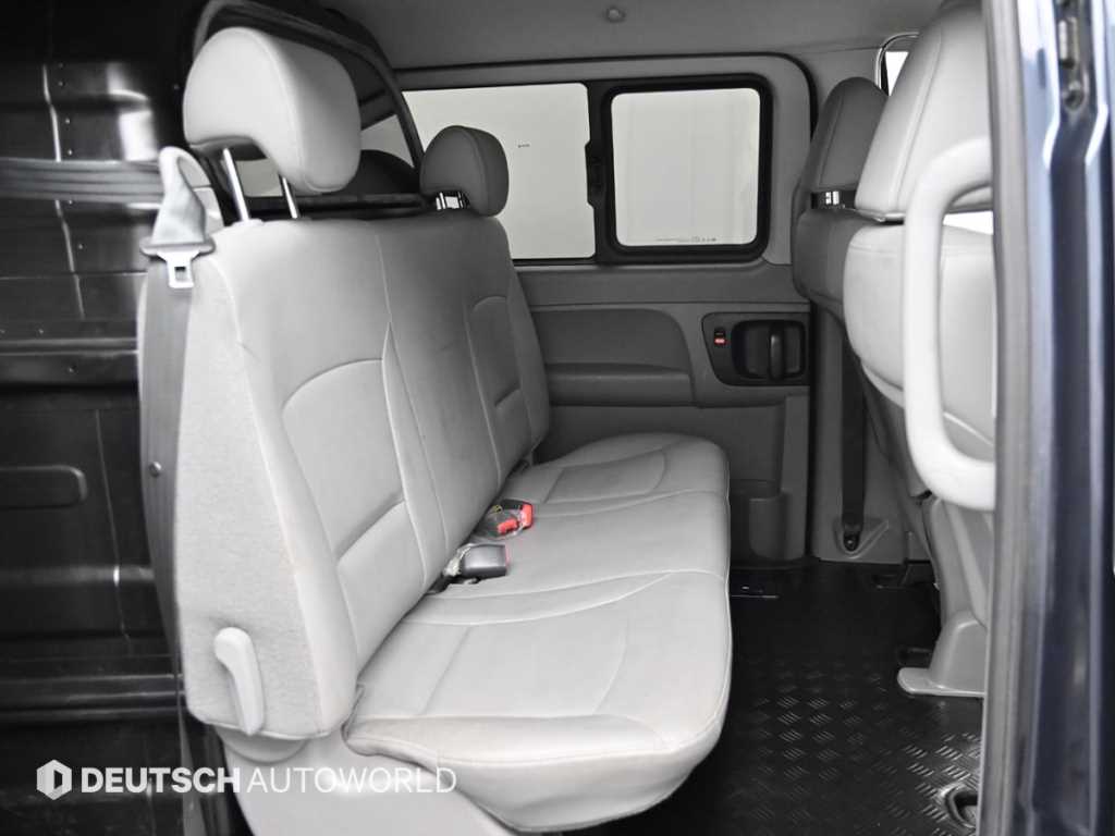 HYUNDAI Starex - Vista 12
