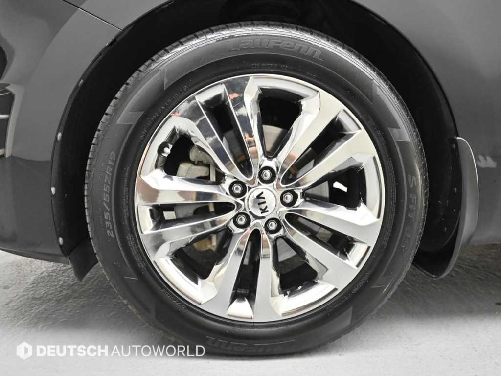 KIA Carnival - Vista 5