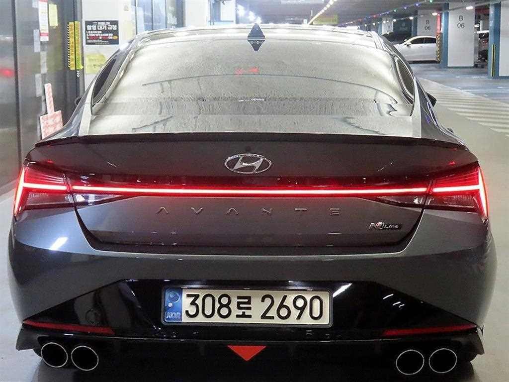 HYUNDAI Avante - Vista 5