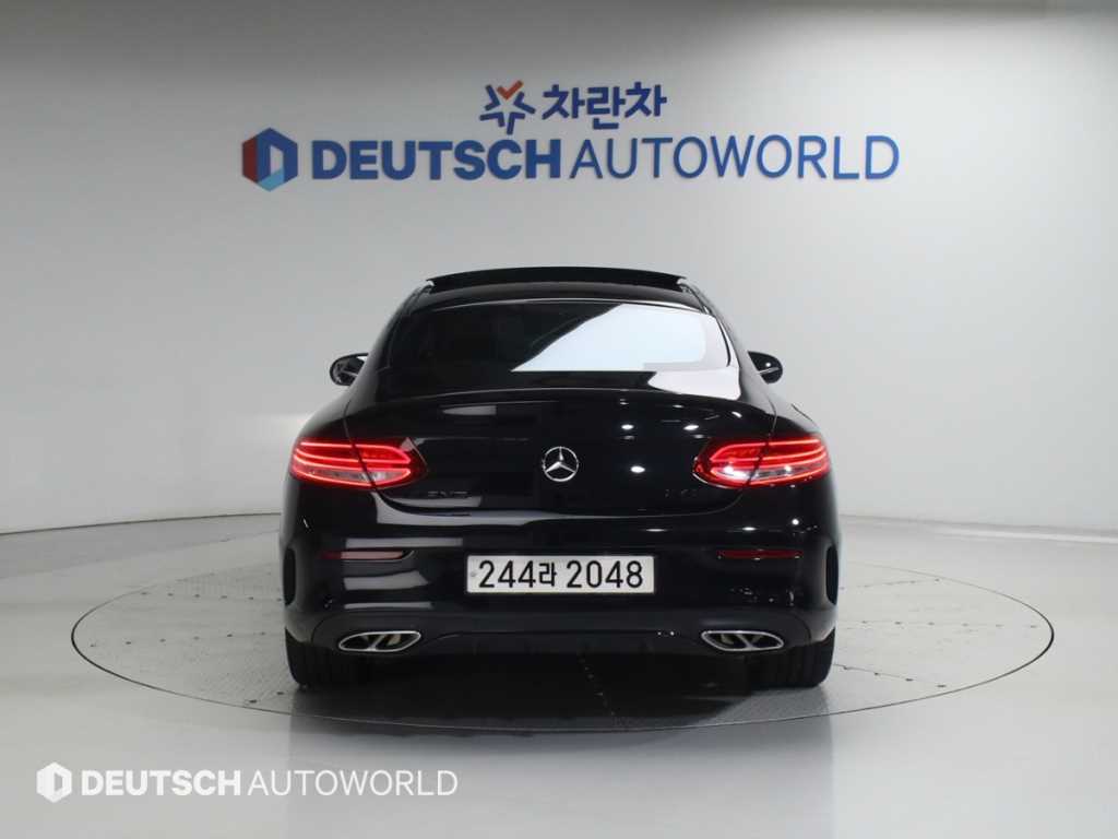 Mercedes Benz C Class - Vista 4